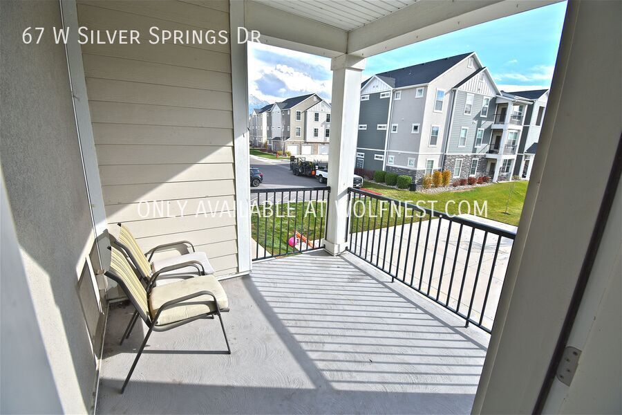 Fully Furnished Stunning 3 Bedroom Vineyard Condo! No Deposit Option! property image