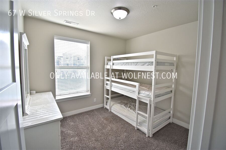 Fully Furnished Stunning 3 Bedroom Vineyard Condo! No Deposit Option! property image