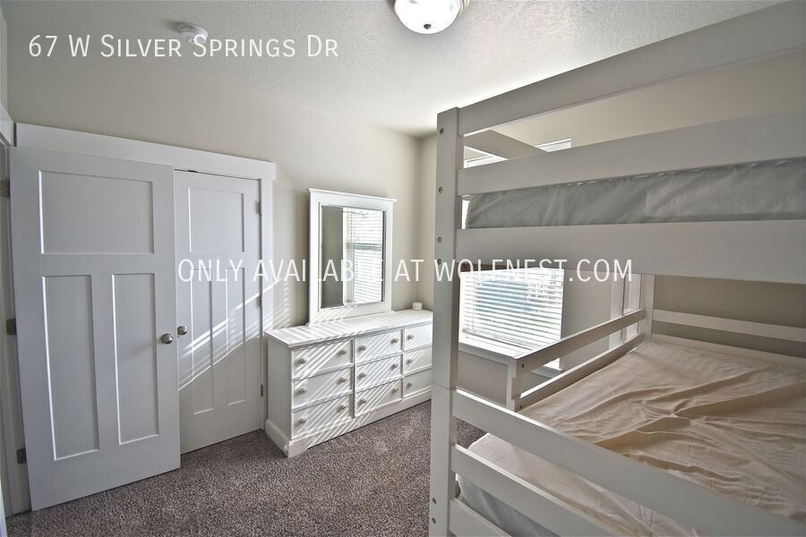 Fully Furnished Stunning 3 Bedroom Vineyard Condo! No Deposit Option! property image