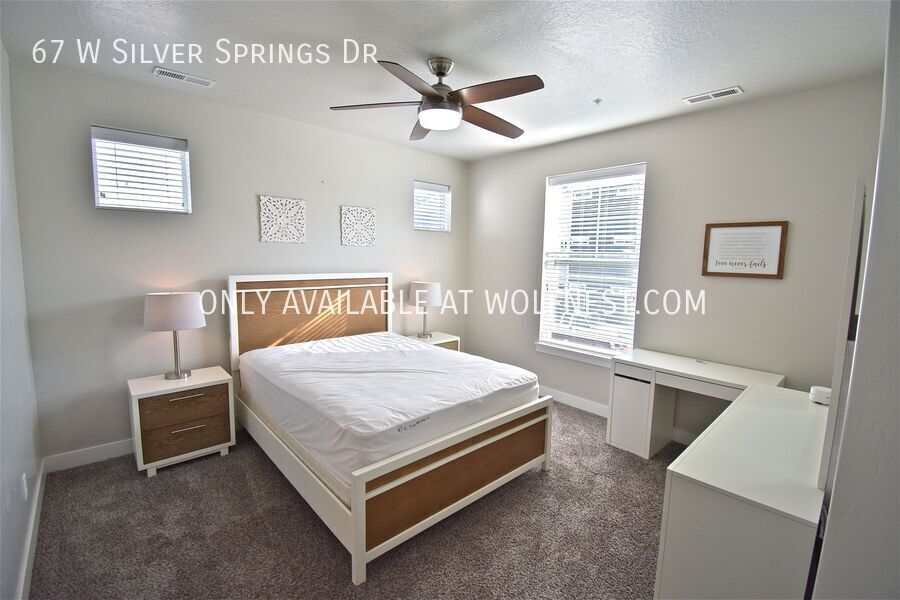 Fully Furnished Stunning 3 Bedroom Vineyard Condo! No Deposit Option! property image