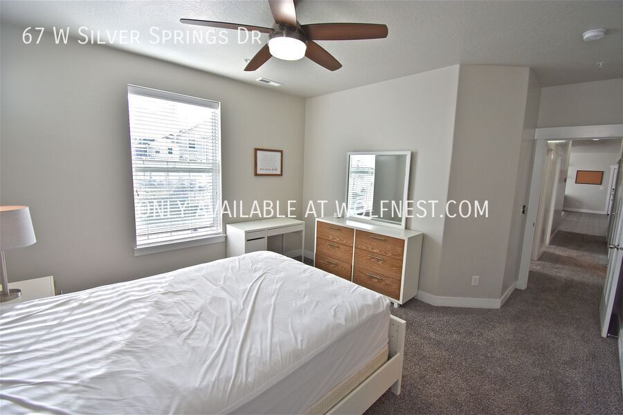 Fully Furnished Stunning 3 Bedroom Vineyard Condo! No Deposit Option! property image