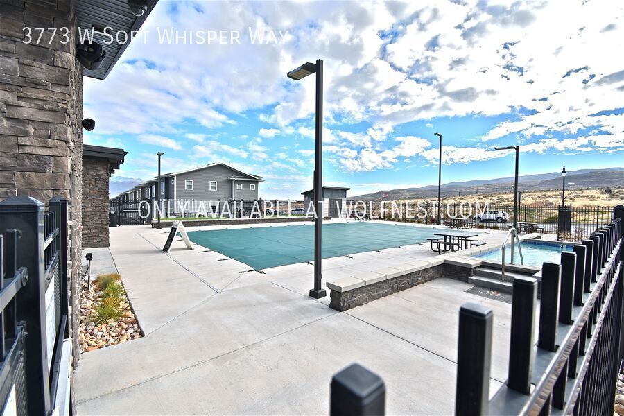 Stunning 4 Bed Herriman Townhome! property image