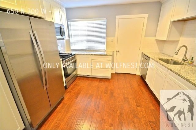 Stunning 1 Bed Downtown Unit! No Deposit Option! property image
