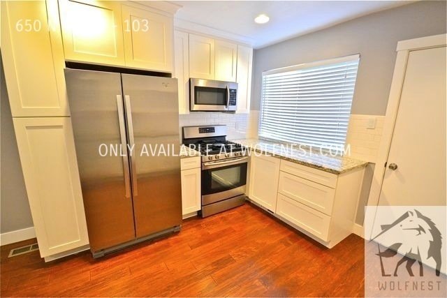 Stunning 1 Bed Downtown Unit! No Deposit Option! property image