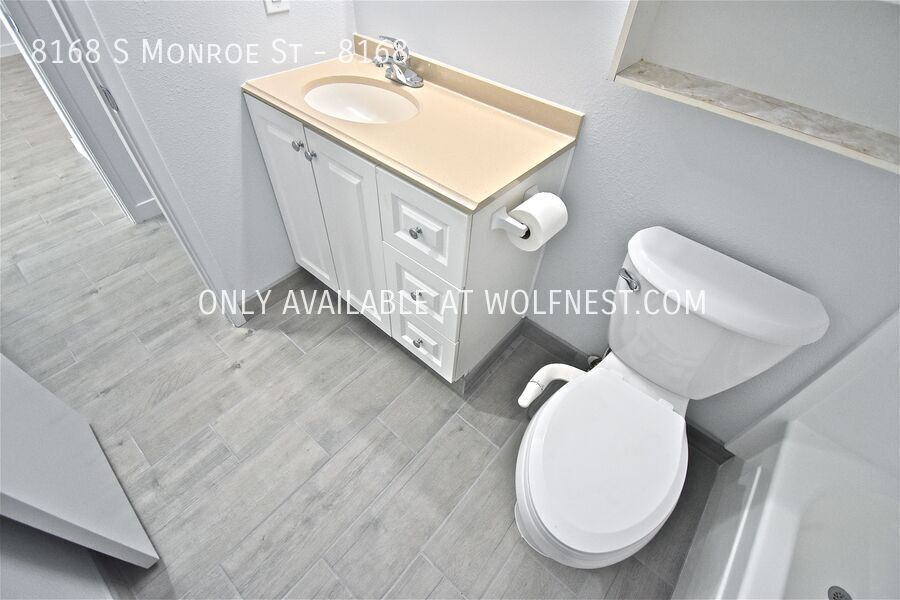 Remodeled 2 Bed Sandy Unit! No Deposit Option! property image