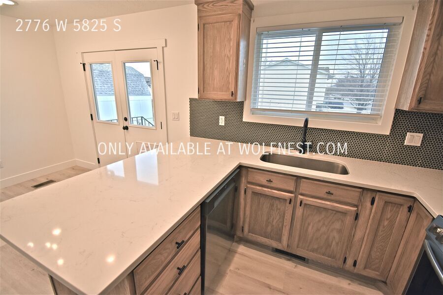 Remodeled 4 Bed Roy Home! No Deposit Option! property image