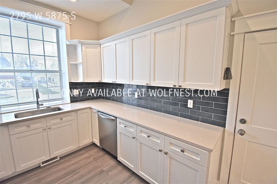 Remodeled 4 Bed Roy Home! No Deposit Option! property image