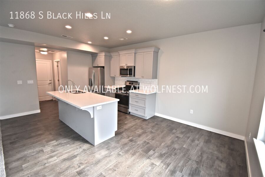 Gorgeous 3 Bed Herriman Townhome! No Deposit Option! property image