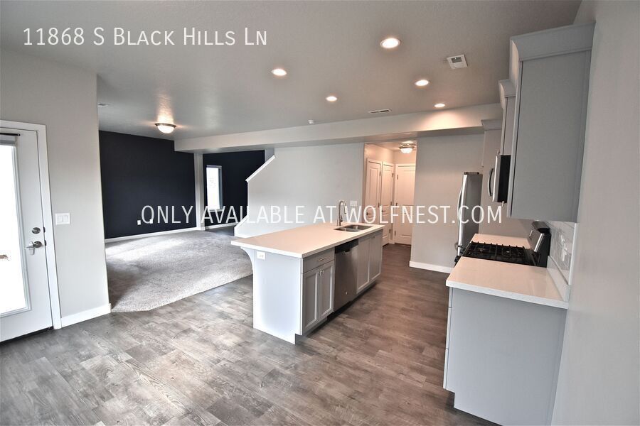 Gorgeous 3 Bed Herriman Townhome! No Deposit Option! property image