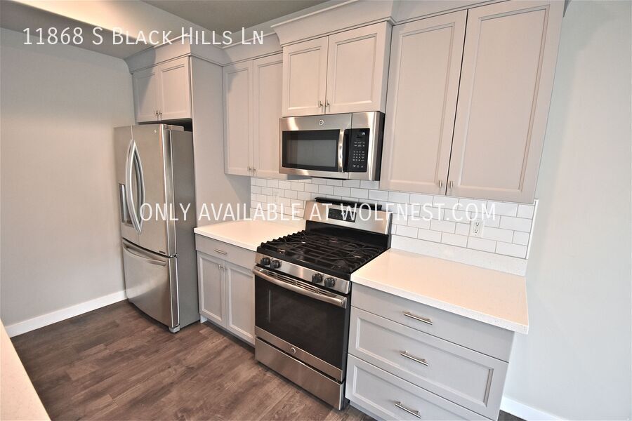 Gorgeous 3 Bed Herriman Townhome! No Deposit Option! property image