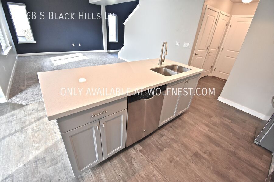 Gorgeous 3 Bed Herriman Townhome! No Deposit Option! property image