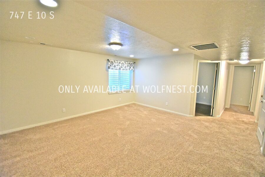 Beautiful 4 Bed American Fork Townhome! No Deposit Option! property image