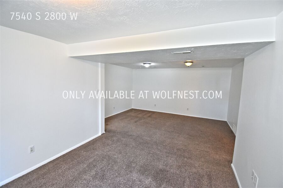 No Deposit Option! Lovely 4 Bedroom West Jordan Home! property image