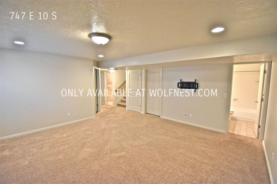 Beautiful 4 Bed American Fork Townhome! No Deposit Option! property image