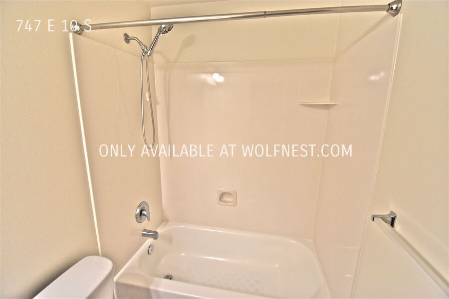 Beautiful 4 Bed American Fork Townhome! No Deposit Option! property image