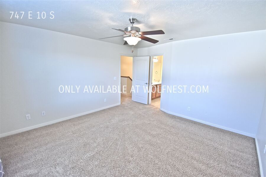 Beautiful 4 Bed American Fork Townhome! No Deposit Option! property image