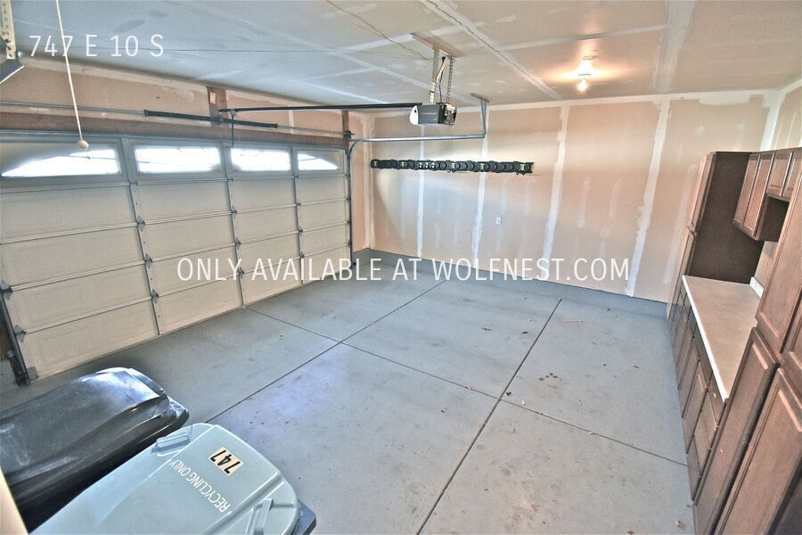 Beautiful 4 Bed American Fork Townhome! No Deposit Option! property image