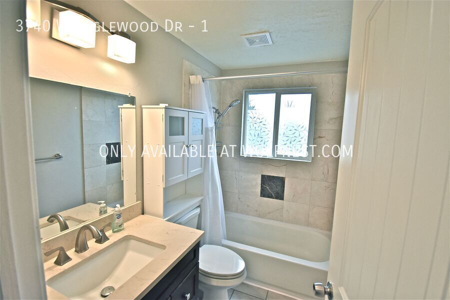 Remodeled 2 Bed Taylorsville Upstairs Unit! No Deposit Option! property image