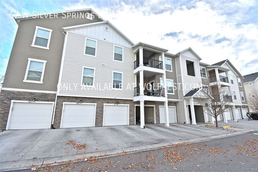 Stunning 3 Bed Vineyard Condo! No Deposit Option! property image