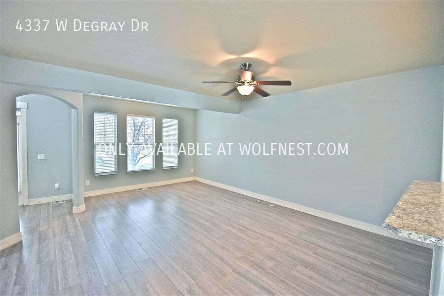 Spacious 4 Bed Daybreak Townhome! property image