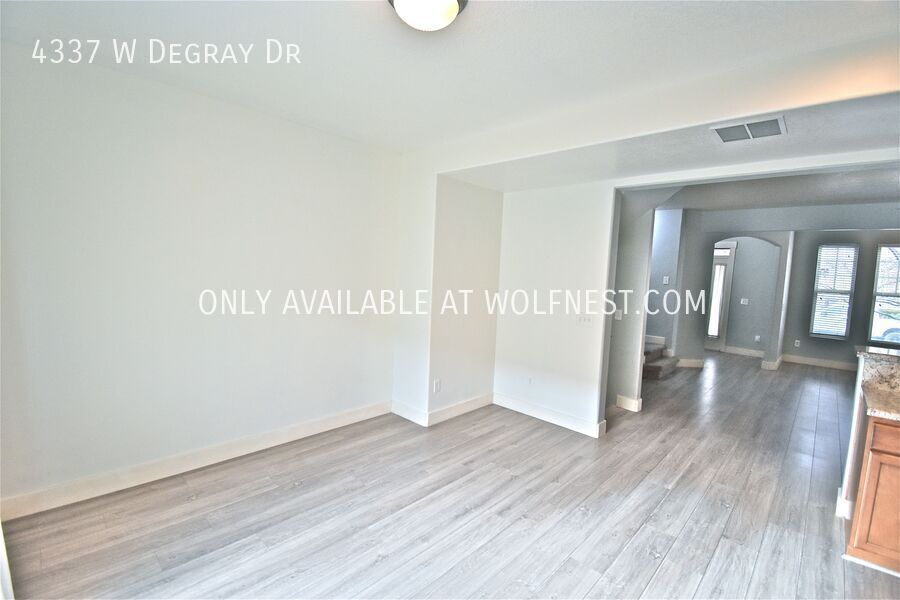 Spacious 4 Bed Daybreak Townhome! property image