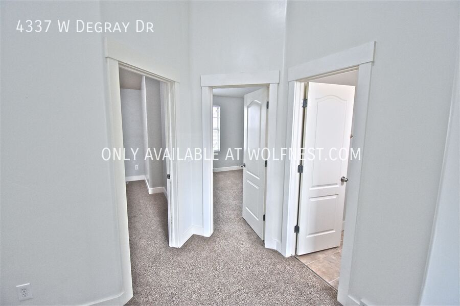 Spacious 4 Bed Daybreak Townhome! property image