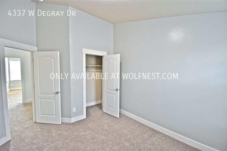 Spacious 4 Bed Daybreak Townhome! property image