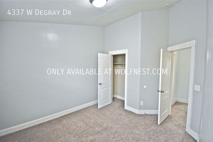 Spacious 4 Bed Daybreak Townhome! property image