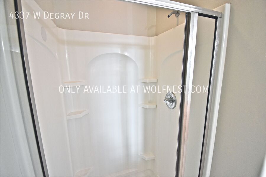 Spacious 4 Bed Daybreak Townhome! property image