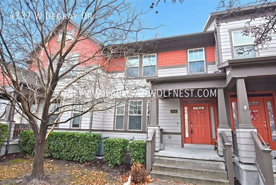 Spacious 4 Bed Daybreak Townhome! property image