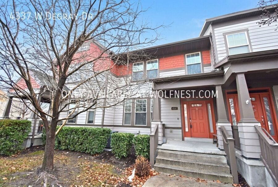 Spacious 4 Bed Daybreak Townhome! property image