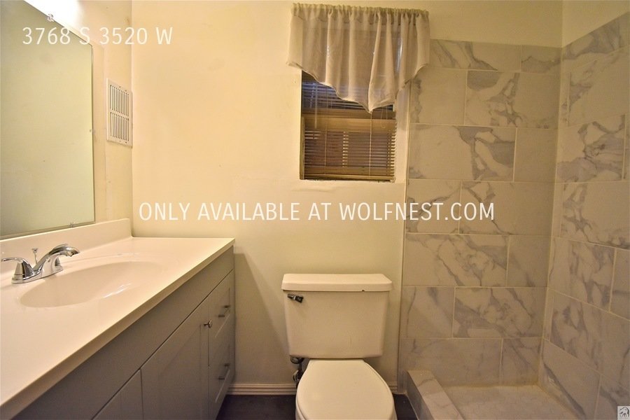 Lovely 3 Bed West Valley Townhome! No Deposit Option! property image