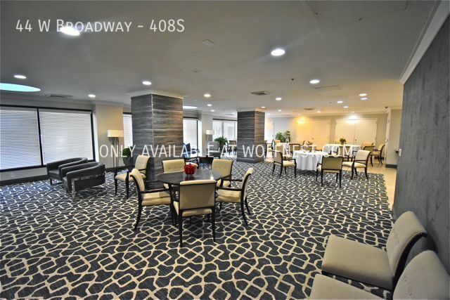 Luxurious 1 Bed Downtown Condo! No Deposit Option! property image
