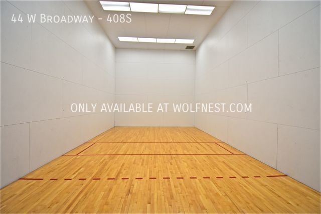 Luxurious 1 Bed Downtown Condo! No Deposit Option! property image