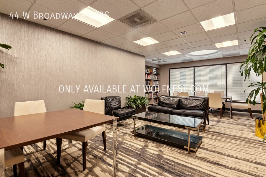 Luxurious 1 Bed Downtown Condo! No Deposit Option! property image