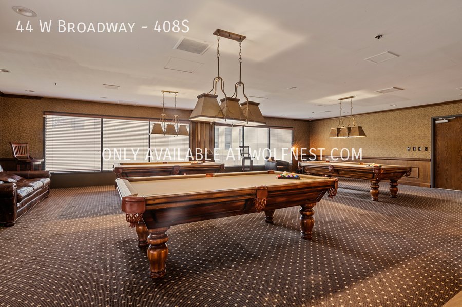Luxurious 1 Bed Downtown Condo! No Deposit Option! property image