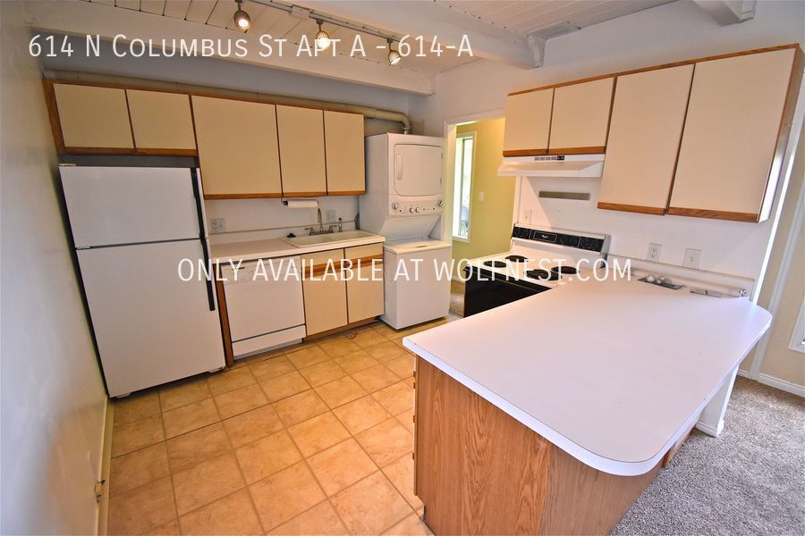 Breathtaking 1 Bed Capitol Hill Unit! No Deposit Option! property image