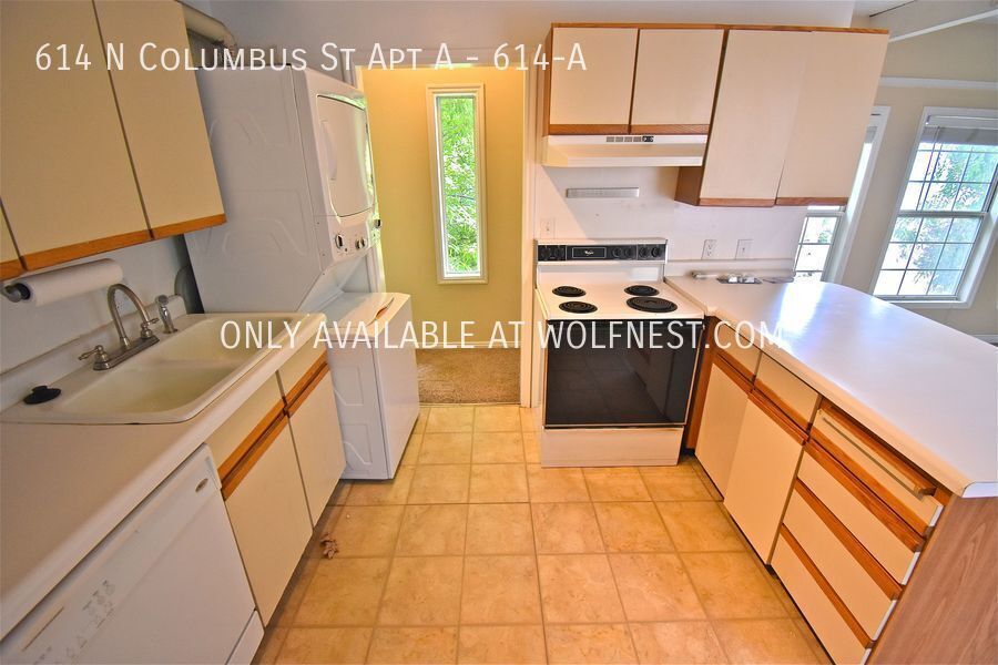 Breathtaking 1 Bed Capitol Hill Unit! No Deposit Option! property image