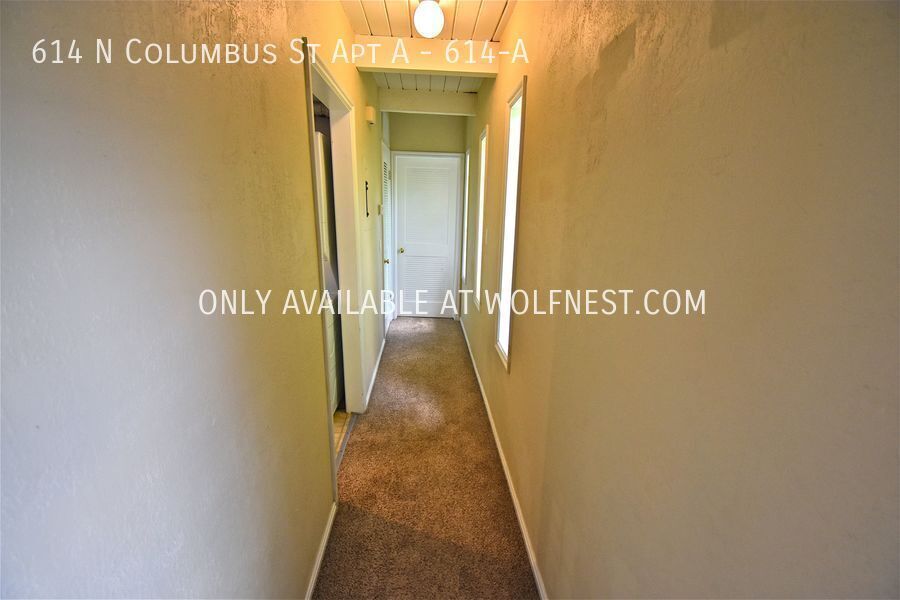 Breathtaking 1 Bed Capitol Hill Unit! No Deposit Option! property image