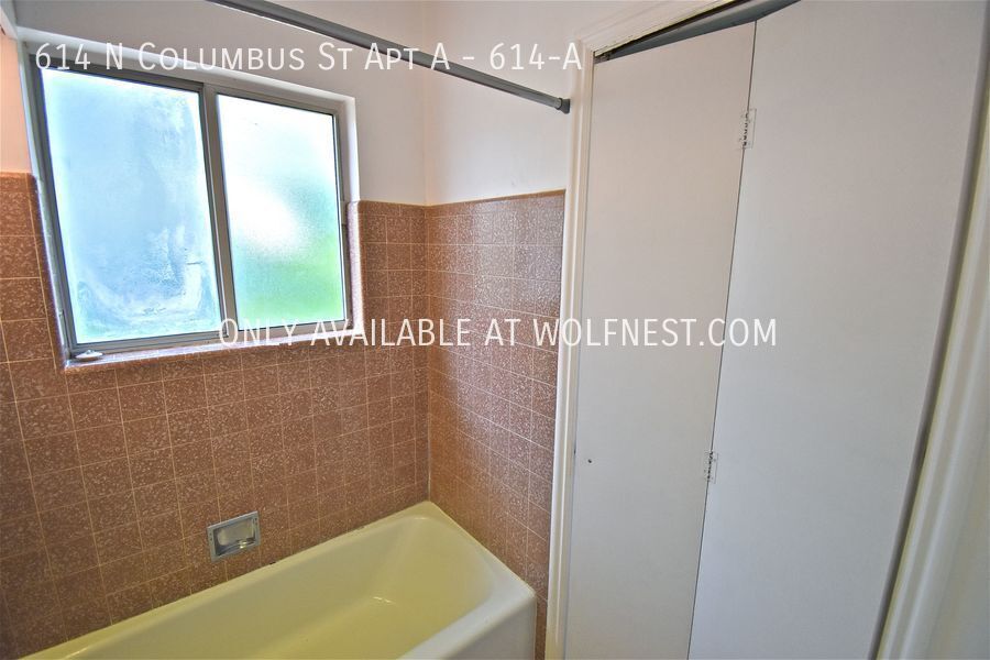 Breathtaking 1 Bed Capitol Hill Unit! No Deposit Option! property image