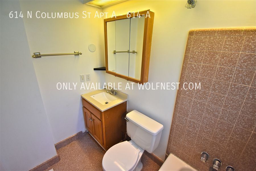 Breathtaking 1 Bed Capitol Hill Unit! No Deposit Option! property image