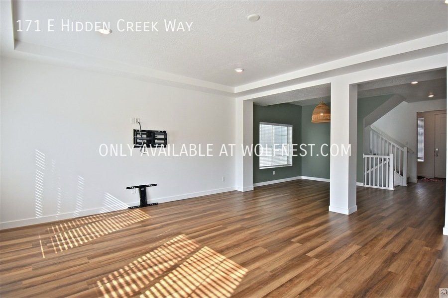 Stunning 4 Bed Saratoga Springs Home! No Deposit Option! property image