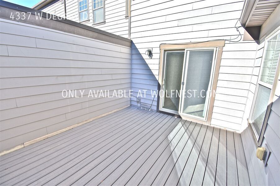 Spacious 4 Bed Daybreak Townhome! property image