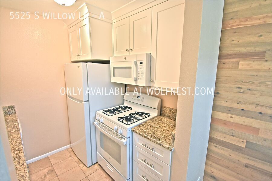 Gorgeous 2 Bedroom Murray Condo! property image