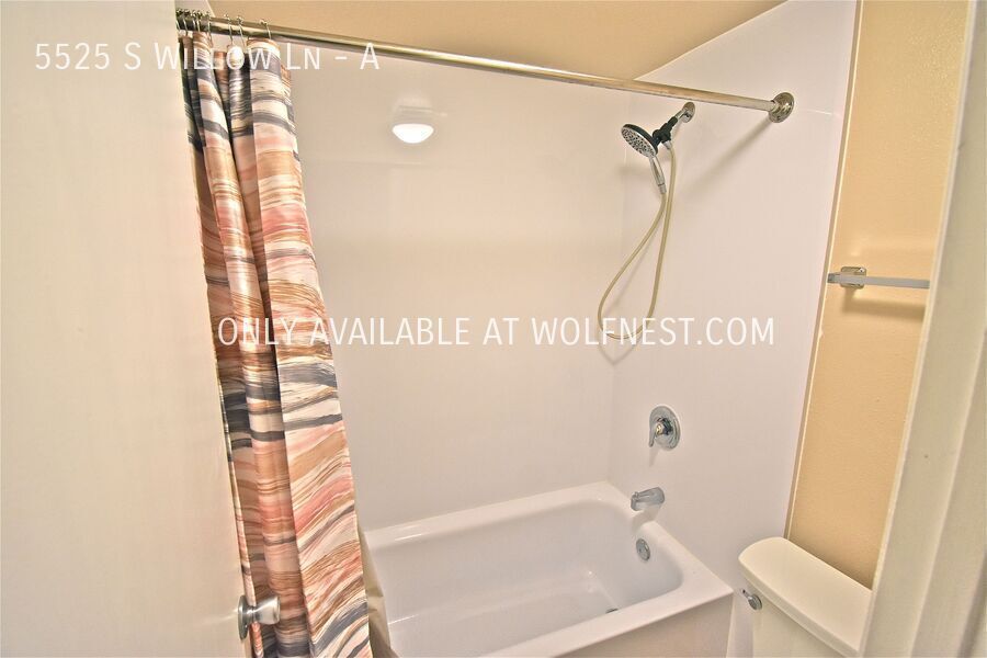 Gorgeous 2 Bedroom Murray Condo! property image