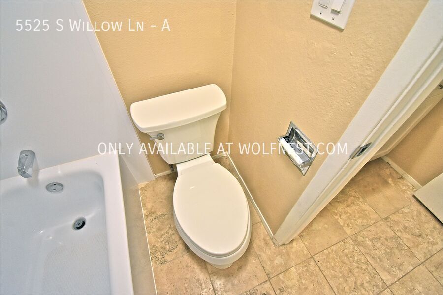 Gorgeous 2 Bedroom Murray Condo! property image