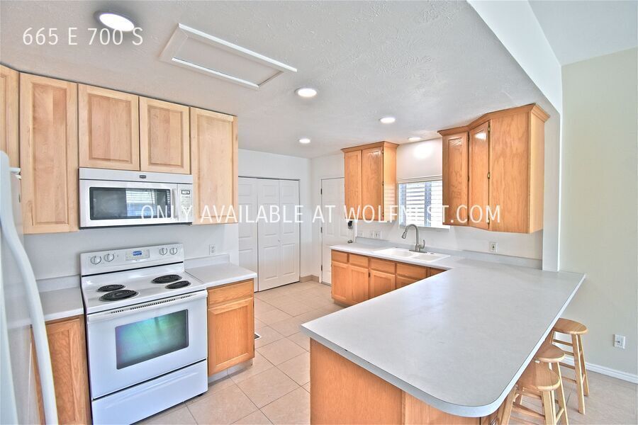 Newly Updated 2 Bed Downtown Salt Lake Home! No Deposit Option! property image