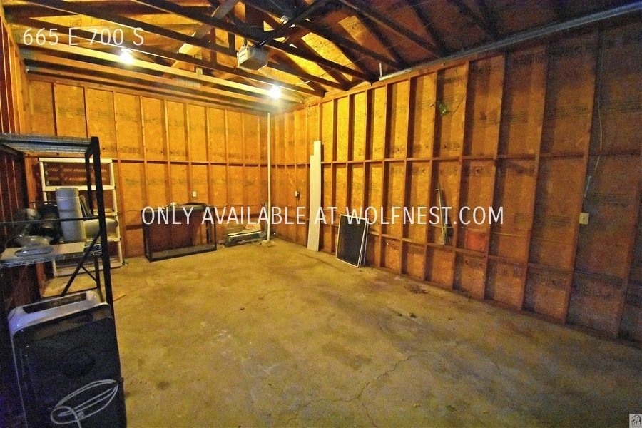 Newly Updated 2 Bed Downtown Salt Lake Home! No Deposit Option! property image