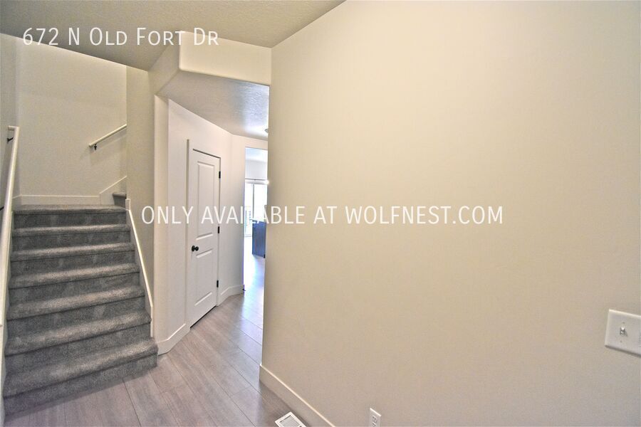 Spacious 5 Bed Spanish Fork Townhome! No Deposit Option! property image