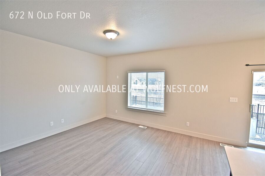 Spacious 5 Bed Spanish Fork Townhome! No Deposit Option! property image